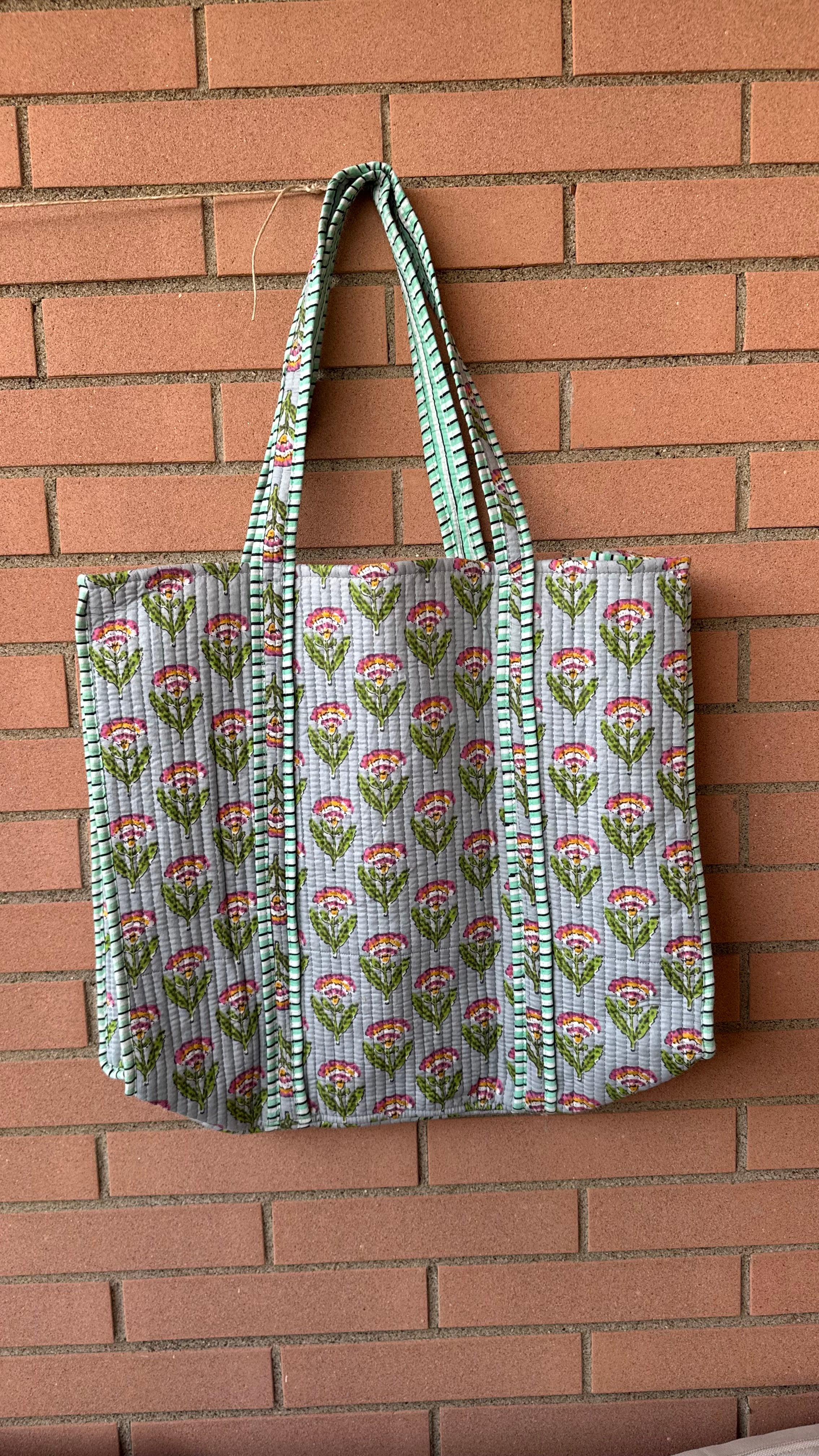 Tote bag
